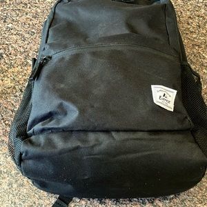 Everest back pack with 3 zipper pockets, excellent condition, unused!!